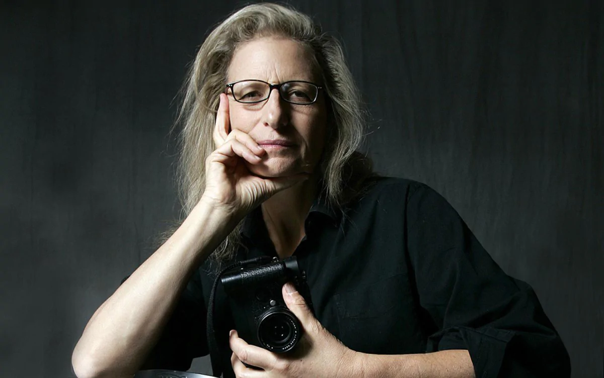 Annie Leibovitz radiografía su relación con la moda en “Wonderland”