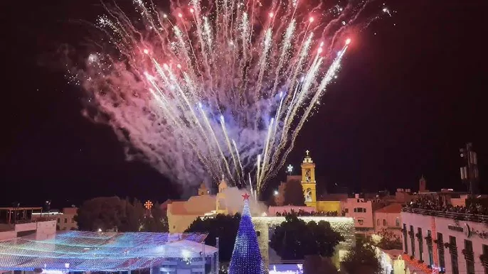 Belén inicia con el encendido del árbol otra Navidad