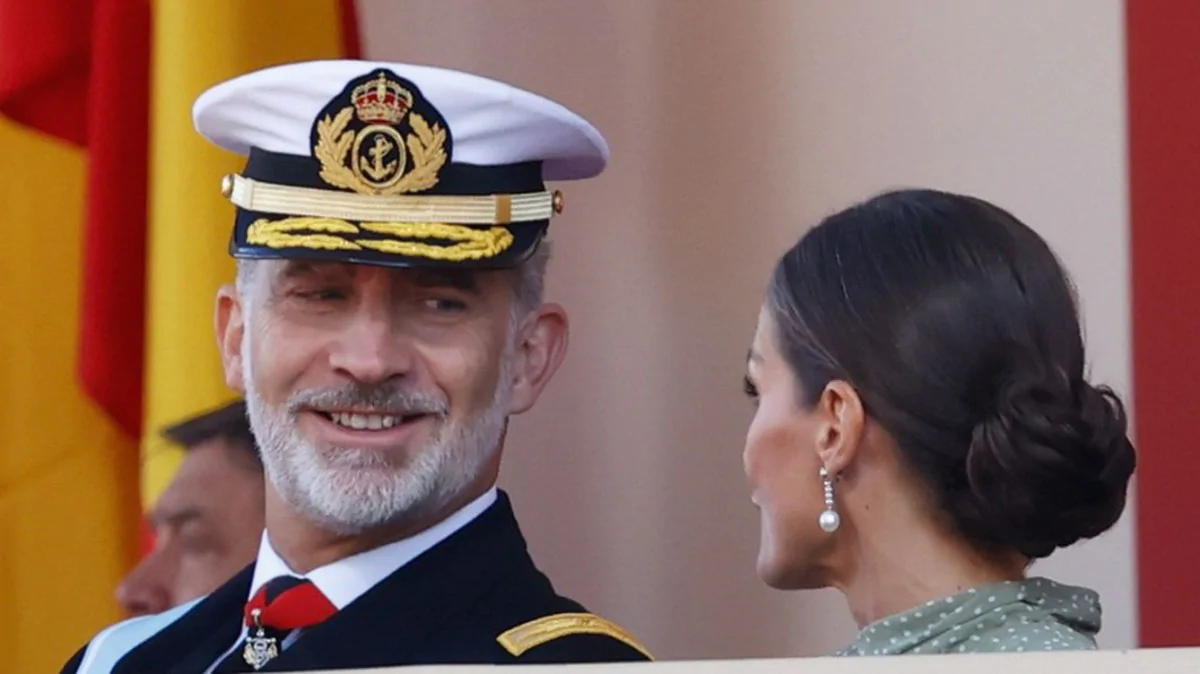 Los Reyes presiden el desfile de la Fiesta Nacional