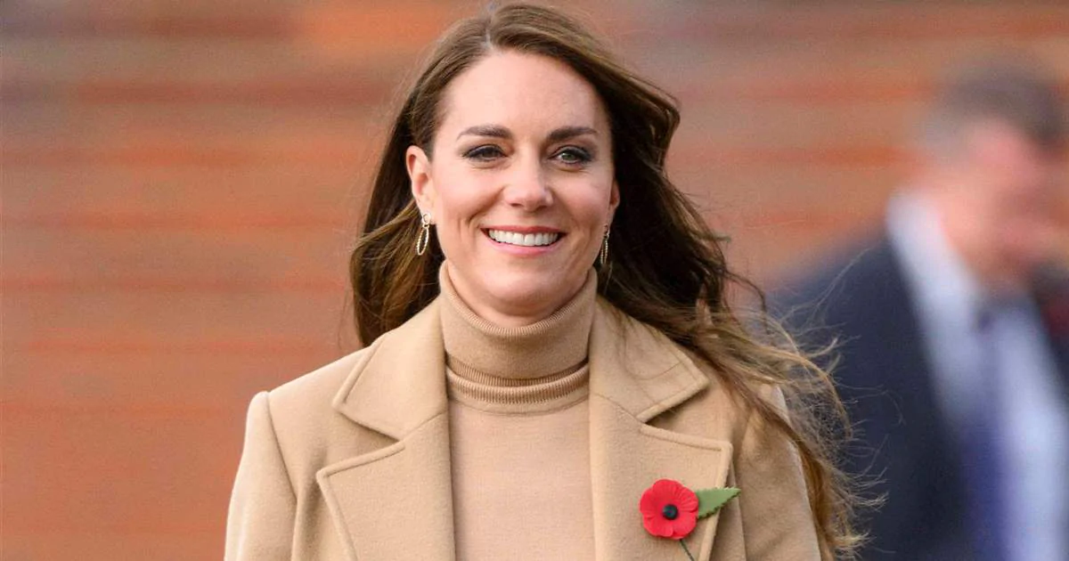 Kate Middleton reaparece con un look monocolor en camel