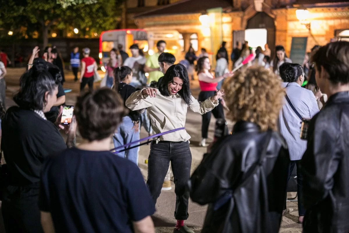 Poesía clásica, teatro inclusivo y talleres de circo, ilustración, astronomía y títeres en 21 DISTRITOS, en Madrid