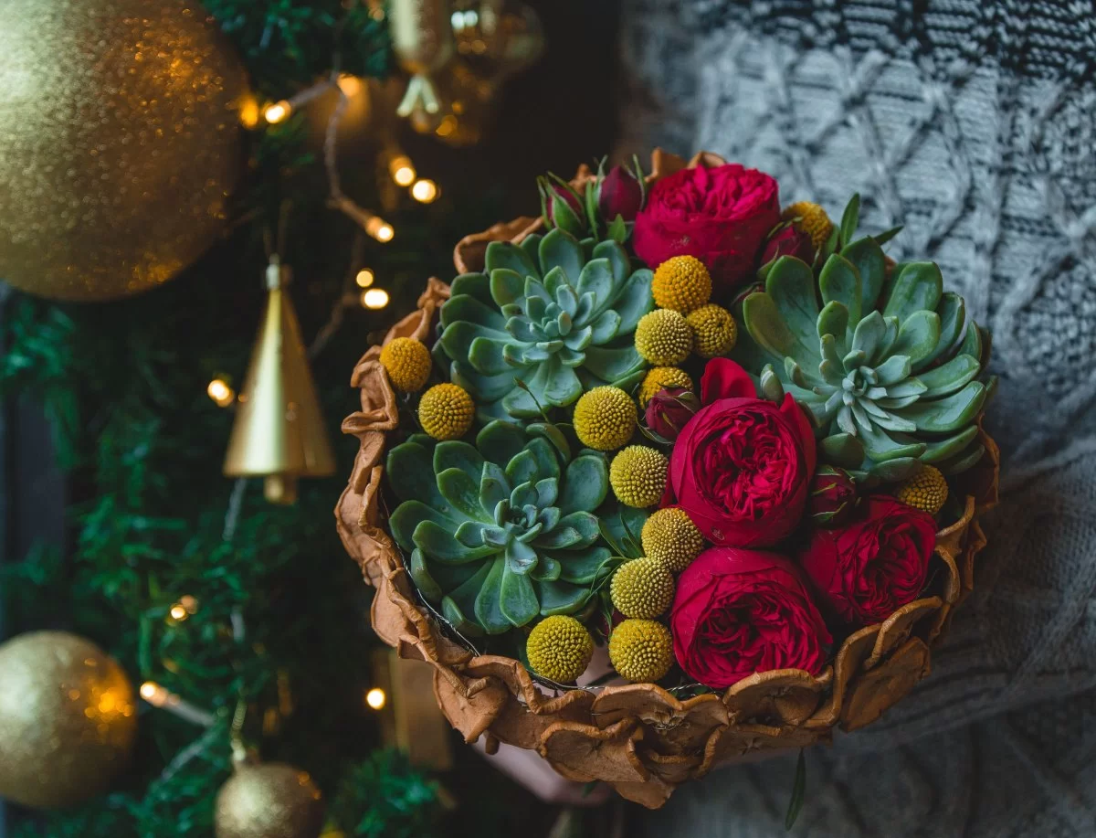 Consejos para transformar tu hogar con arreglos florales esta Navidad